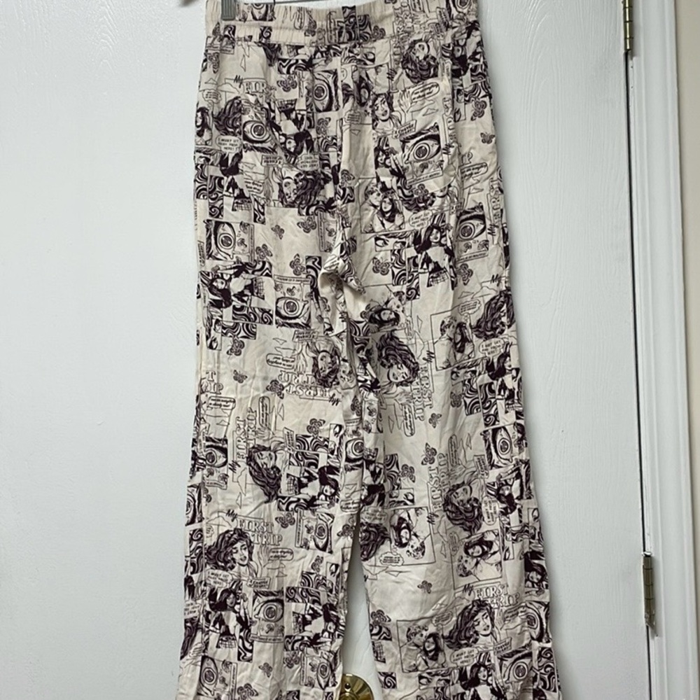 Urban outfitters size Medium woman’s wide leg pants